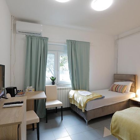 Aviator Apartments & Rooms Nikola Tesla Airport Belgrade Surcin Luaran gambar