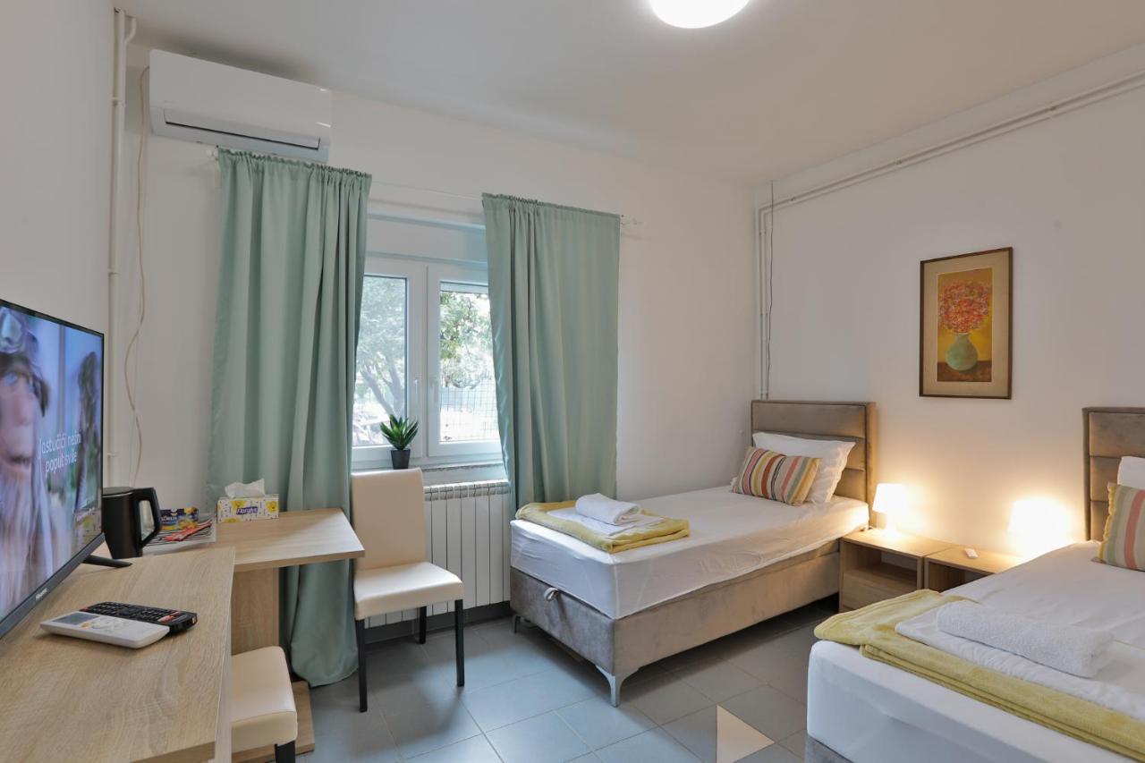 Aviator Apartments & Rooms Nikola Tesla Airport Belgrade Surcin Luaran gambar